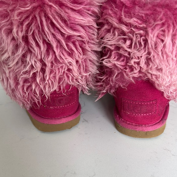 Ugg Toddler Fuzzy Boots - Picture 5 of 6